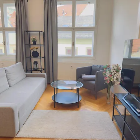 V Centru Krumlova Apartamento